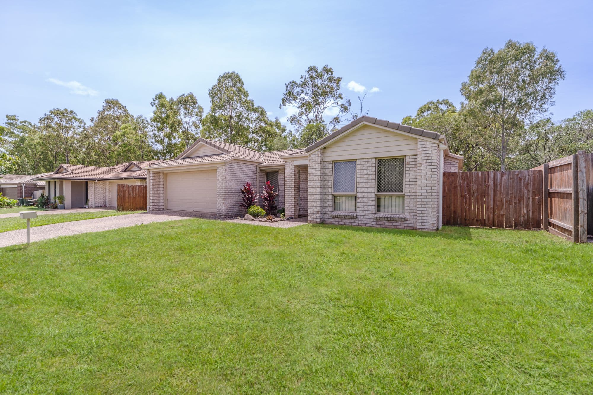 8 Hillside Crescent, Beaudesert QLD 4285, Beaudesert - Thumbnail 2