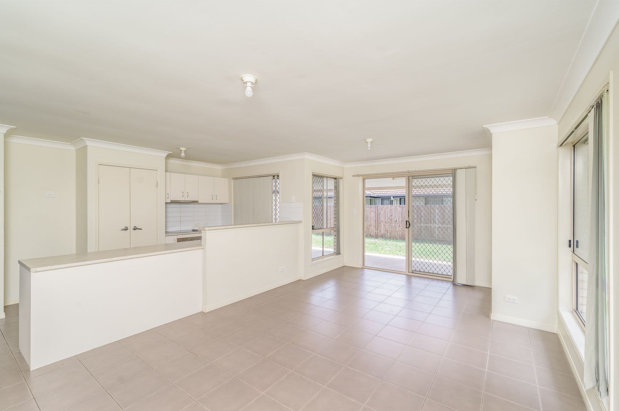 8 Hillside Crescent, Beaudesert QLD 4285, Beaudesert - Thumbnail 4