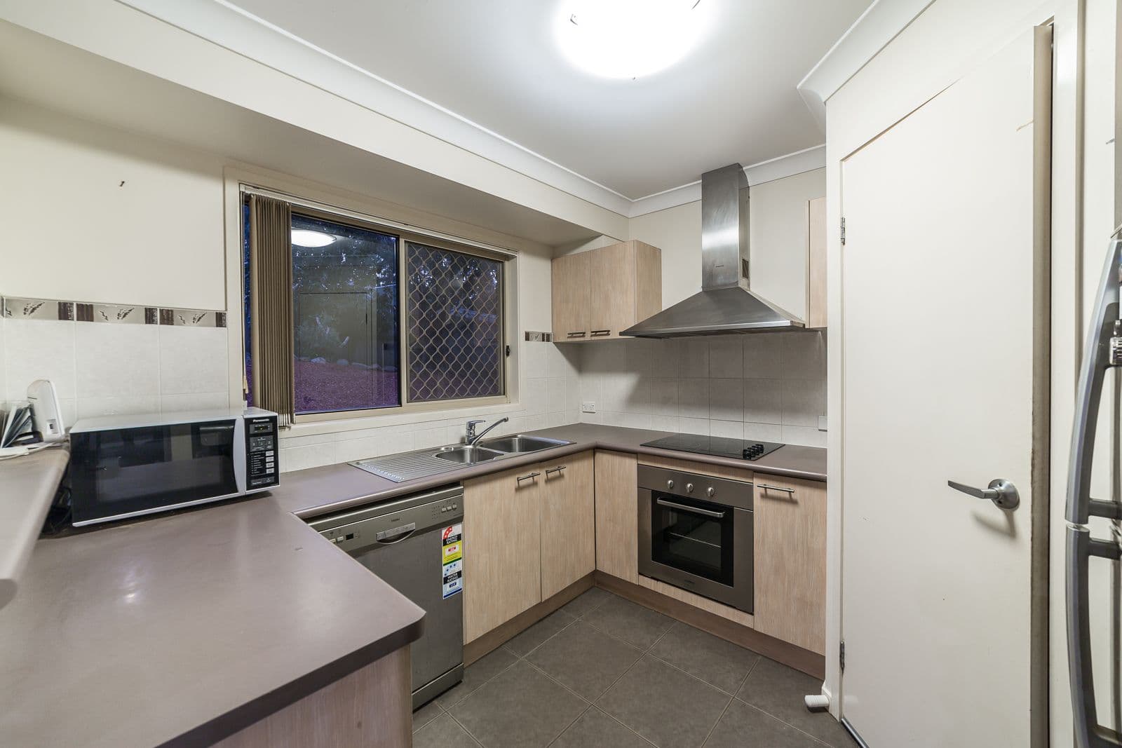 37 Bluetail Crescent, Upper Coomera QLD 4209, Upper Coomera - Thumbnail 3