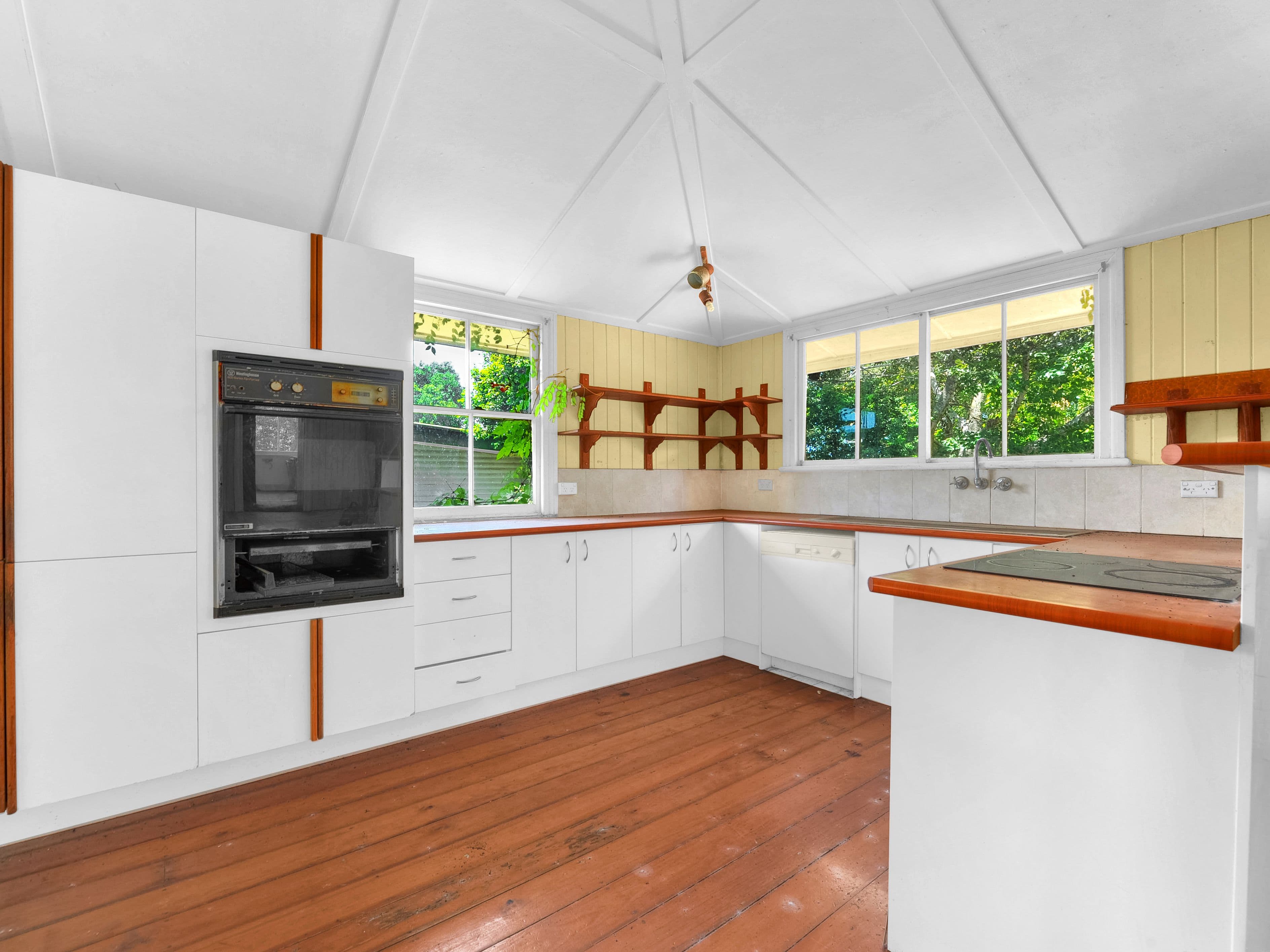 14 Lockwood Street, Sherwood QLD 4075, Sherwood - Thumbnail 2