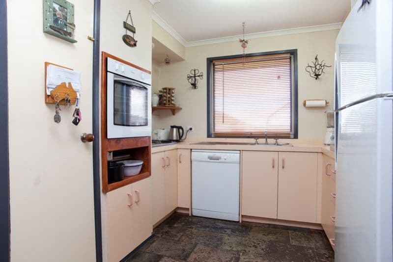 83 Banbury Crescent, CRAIGIEBURN VIC 3064, Craigieburn - Thumbnail 7