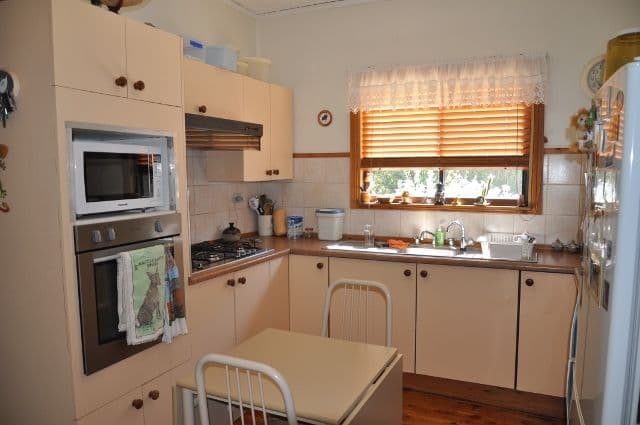 10 Loftus Street, Eugowra NSW 2806, Eugowra - Thumbnail 2