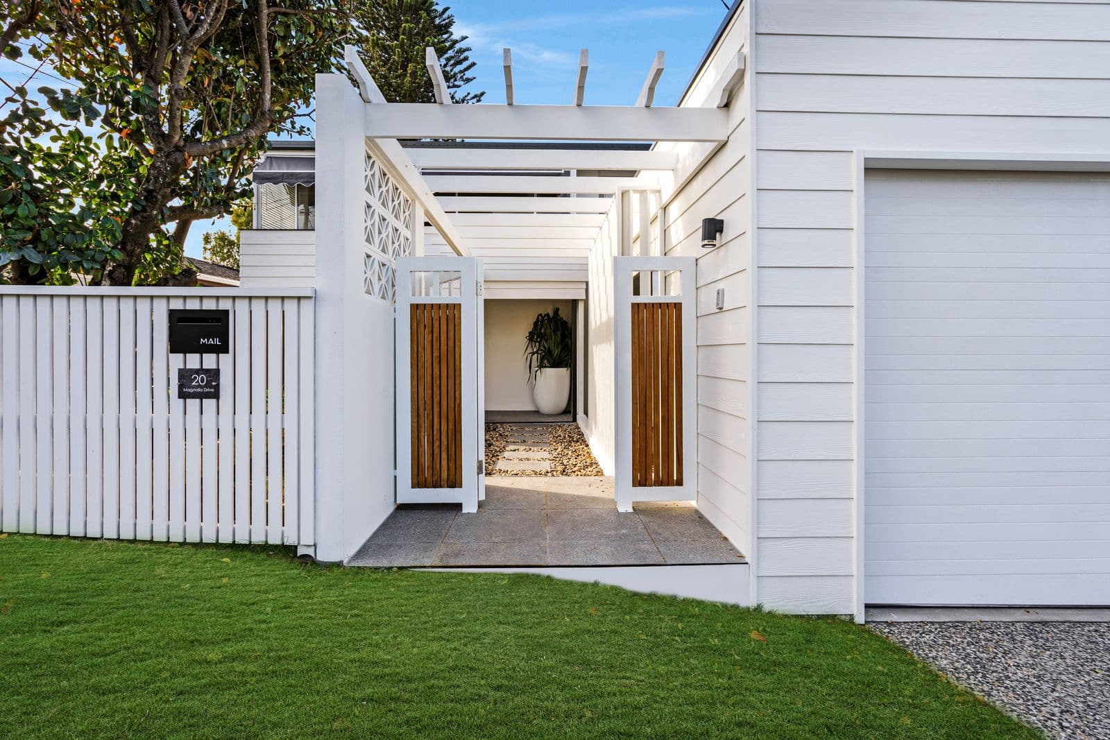 20 Magnolia Drive, Southport QLD 4215, Southport - Thumbnail 2