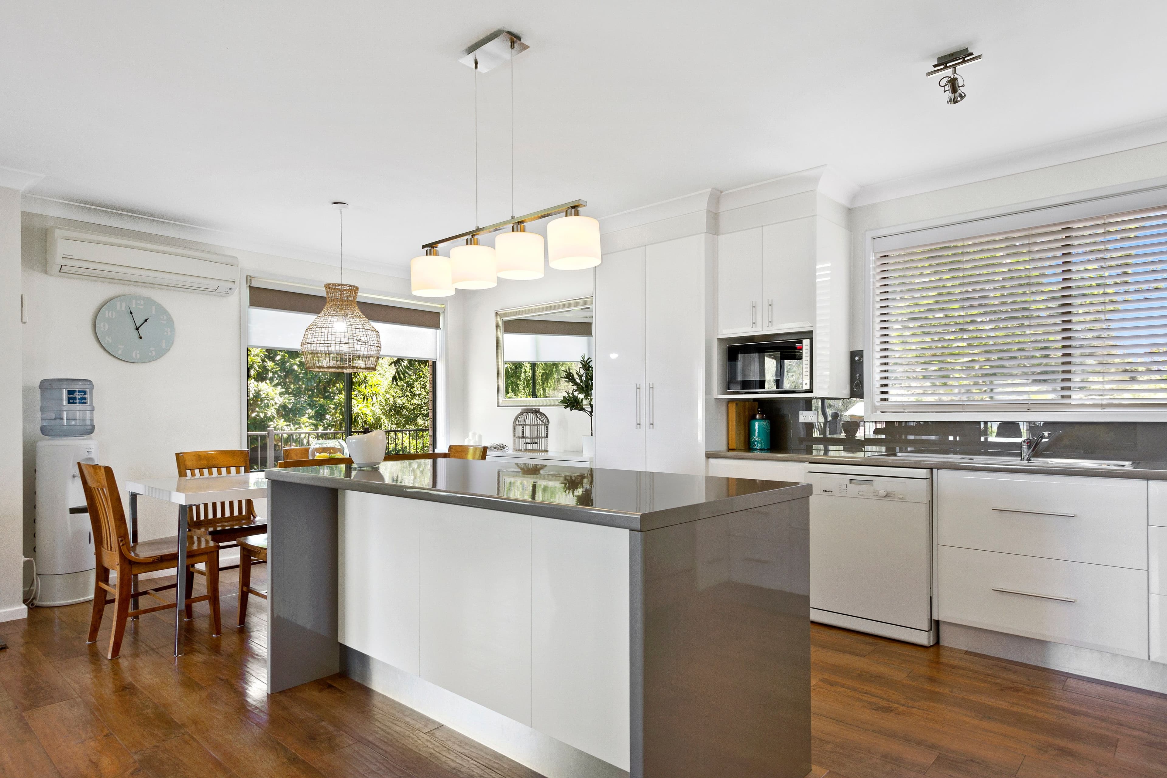 77 Timbara Crescent, Surfside - Thumbnail 2