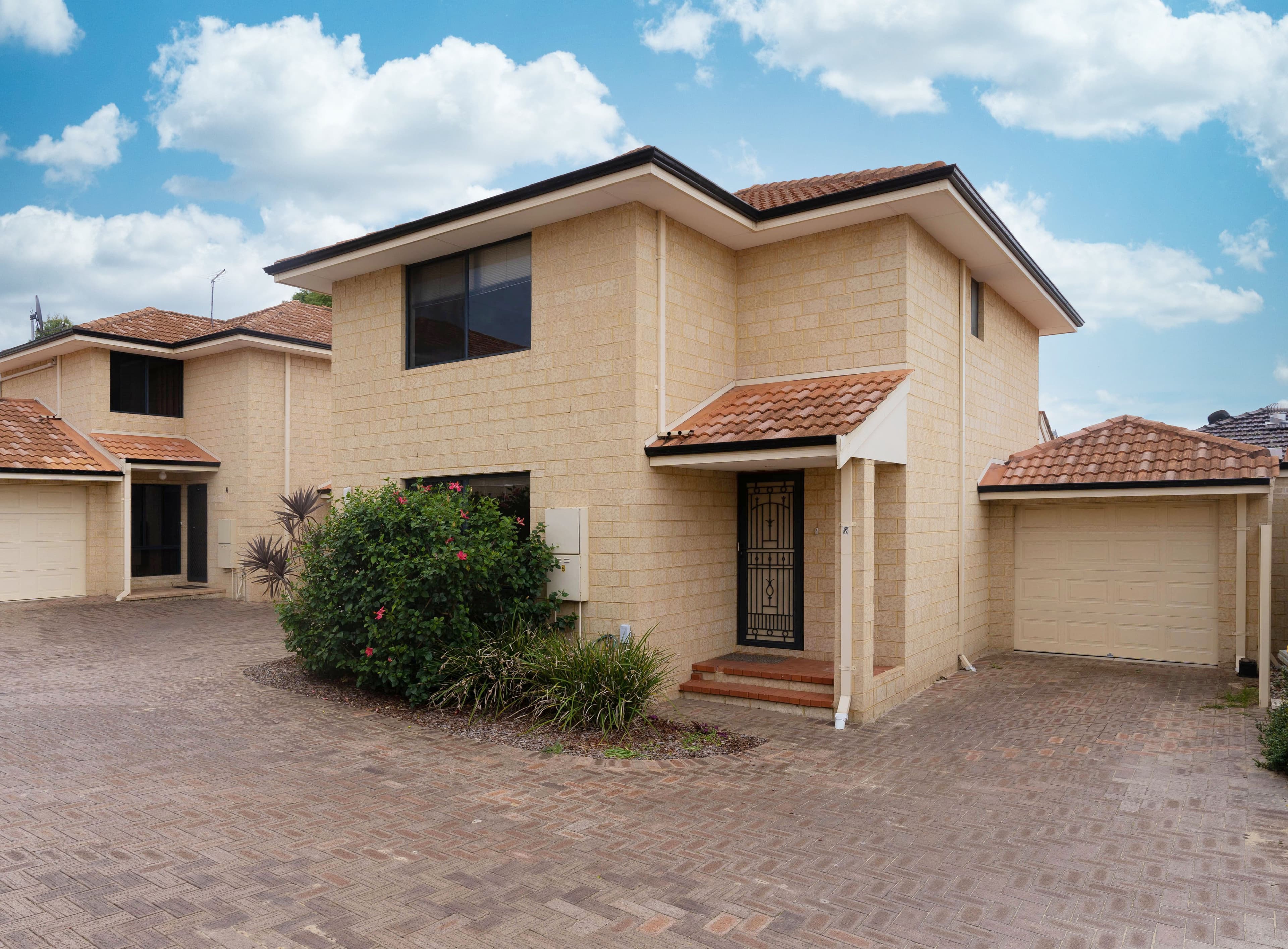 37 Ravenswood Drive, Nollamara WA 6061, Nollamara - Image 1