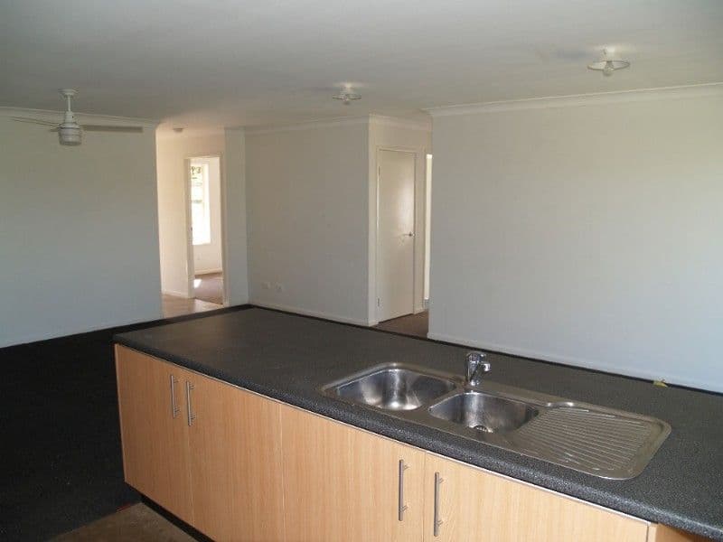 14 Bradley Court, LAIDLEY QLD 4341, Laidley Heights - Thumbnail 4