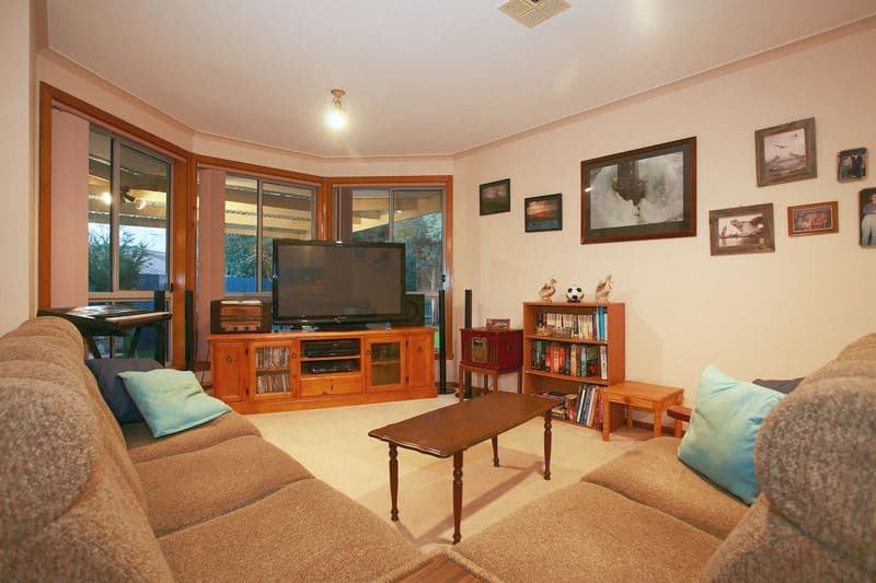 17 Wildwood Court, CRANBOURNE NORTH VIC 3977, Cranbourne North - Thumbnail 5
