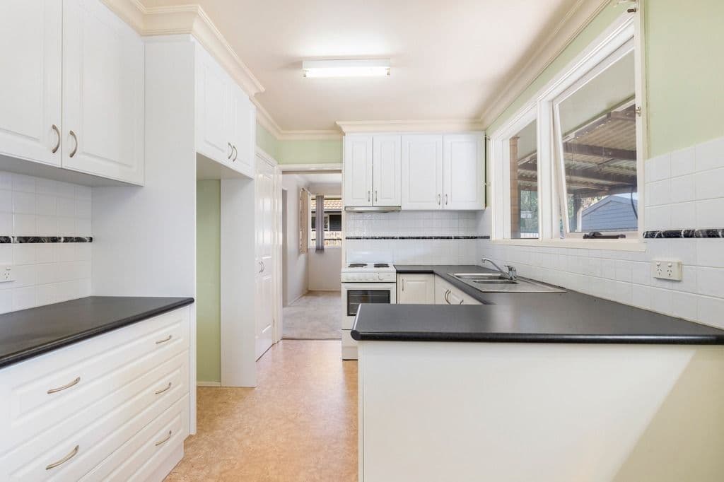 8 Queens Court, Werribee VIC 3030, Werribee - Thumbnail 2