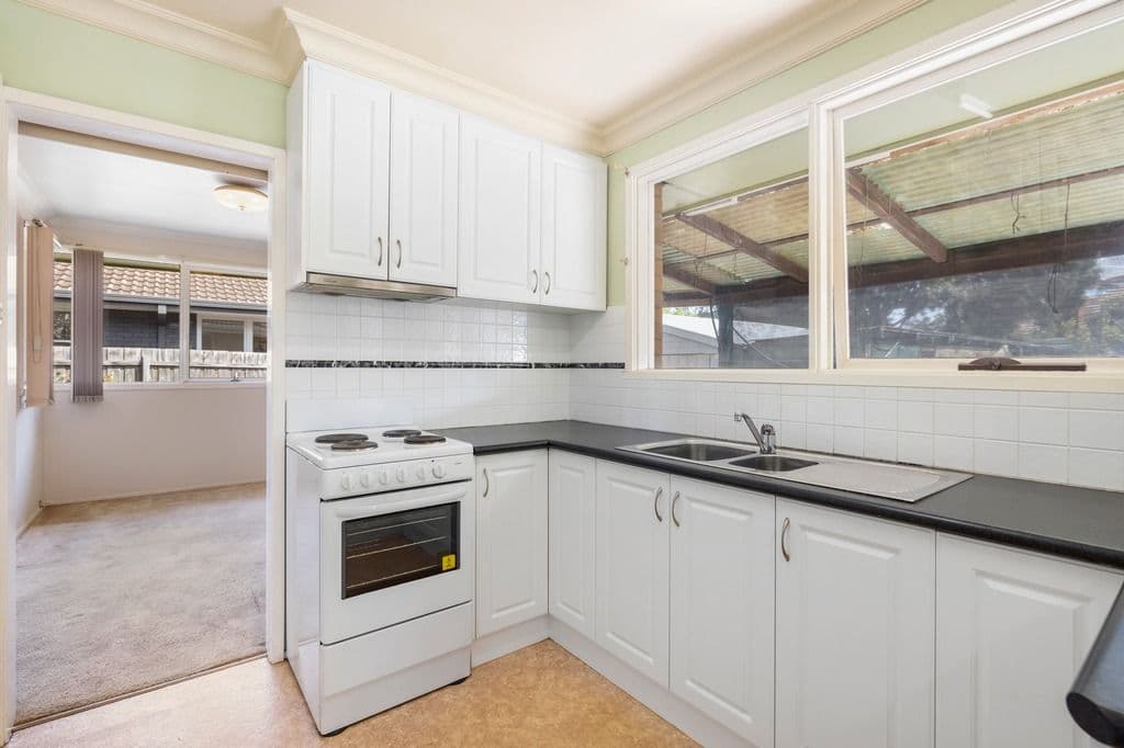 8 Queens Court, Werribee VIC 3030, Werribee - Thumbnail 3