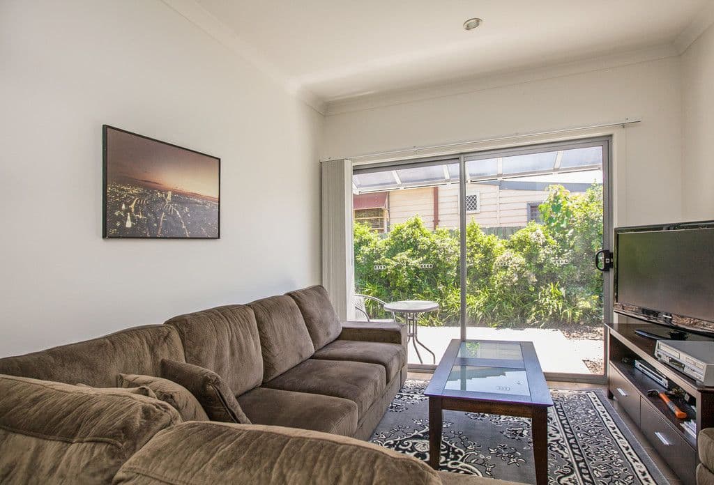 8 Clarke Street, Thomastown VIC 3074, Thomastown - Thumbnail 2