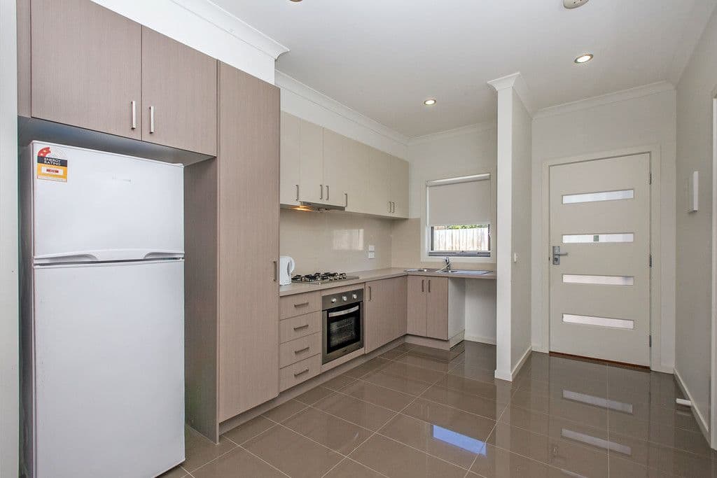 8 Clarke Street, Thomastown VIC 3074, Thomastown - Thumbnail 3