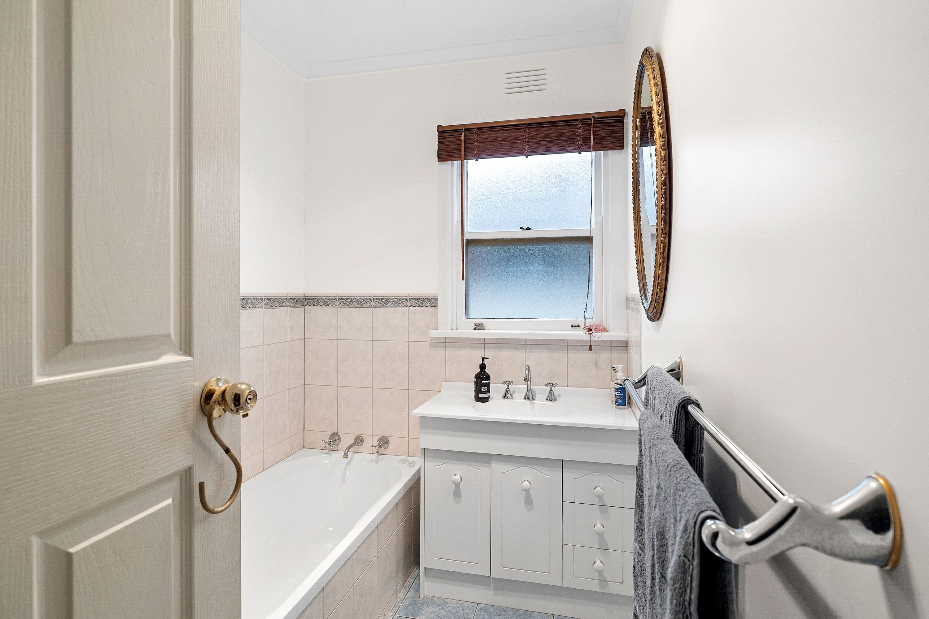 9 Pauls Crescent, Wendouree VIC 3355, Wendouree - Thumbnail 8