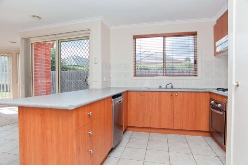 22 Rolain Avenue, SOUTH MORANG VIC 3752, South Morang - Thumbnail 2