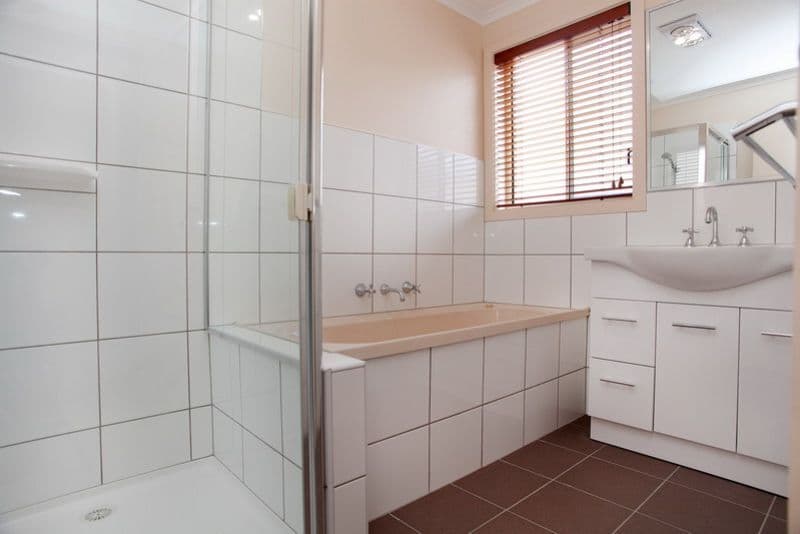 22 Rolain Avenue, SOUTH MORANG VIC 3752, South Morang - Thumbnail 3