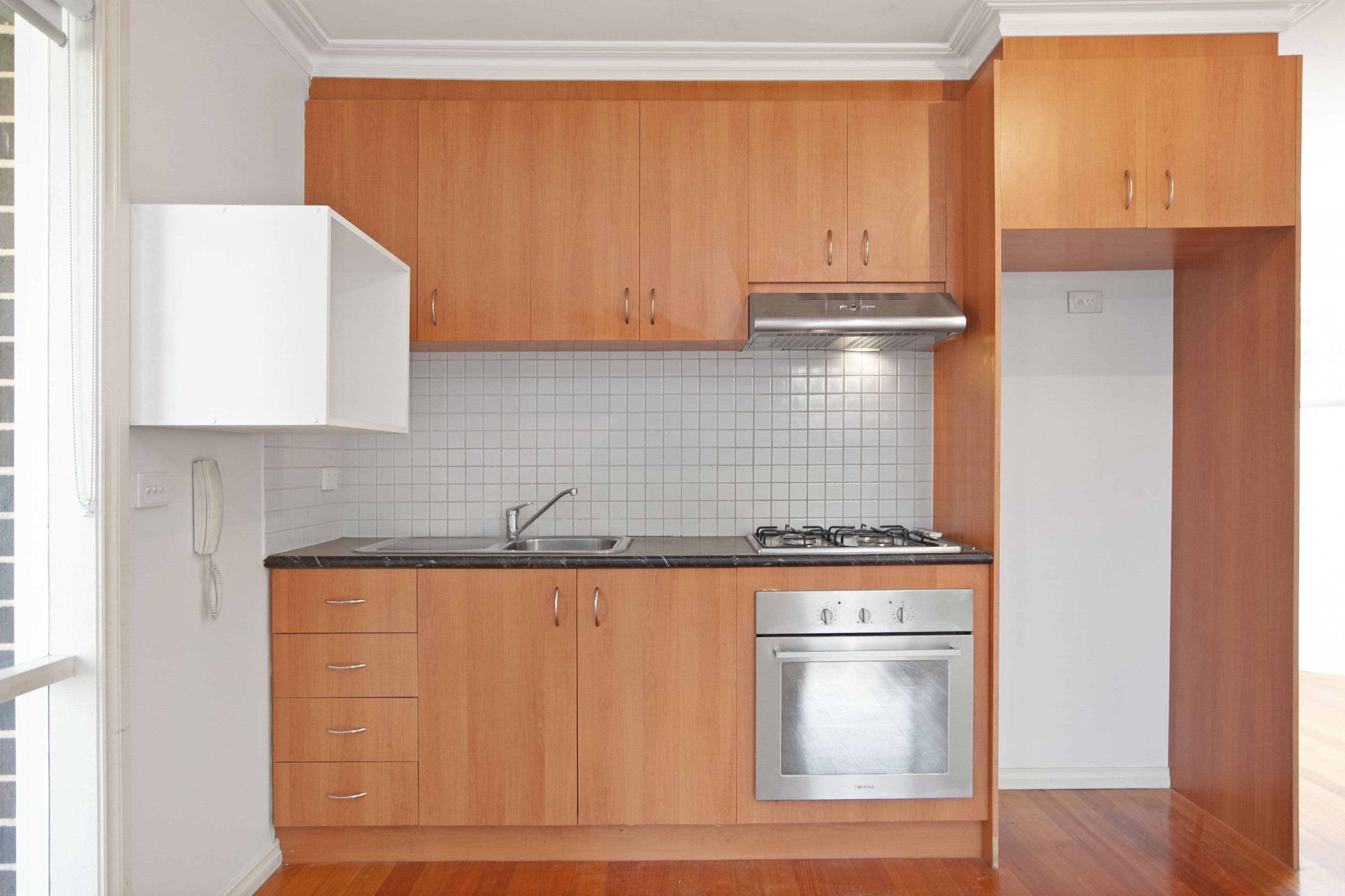 7 Dunolly Crescent, Reservoir VIC 3073, Reservoir - Thumbnail 4