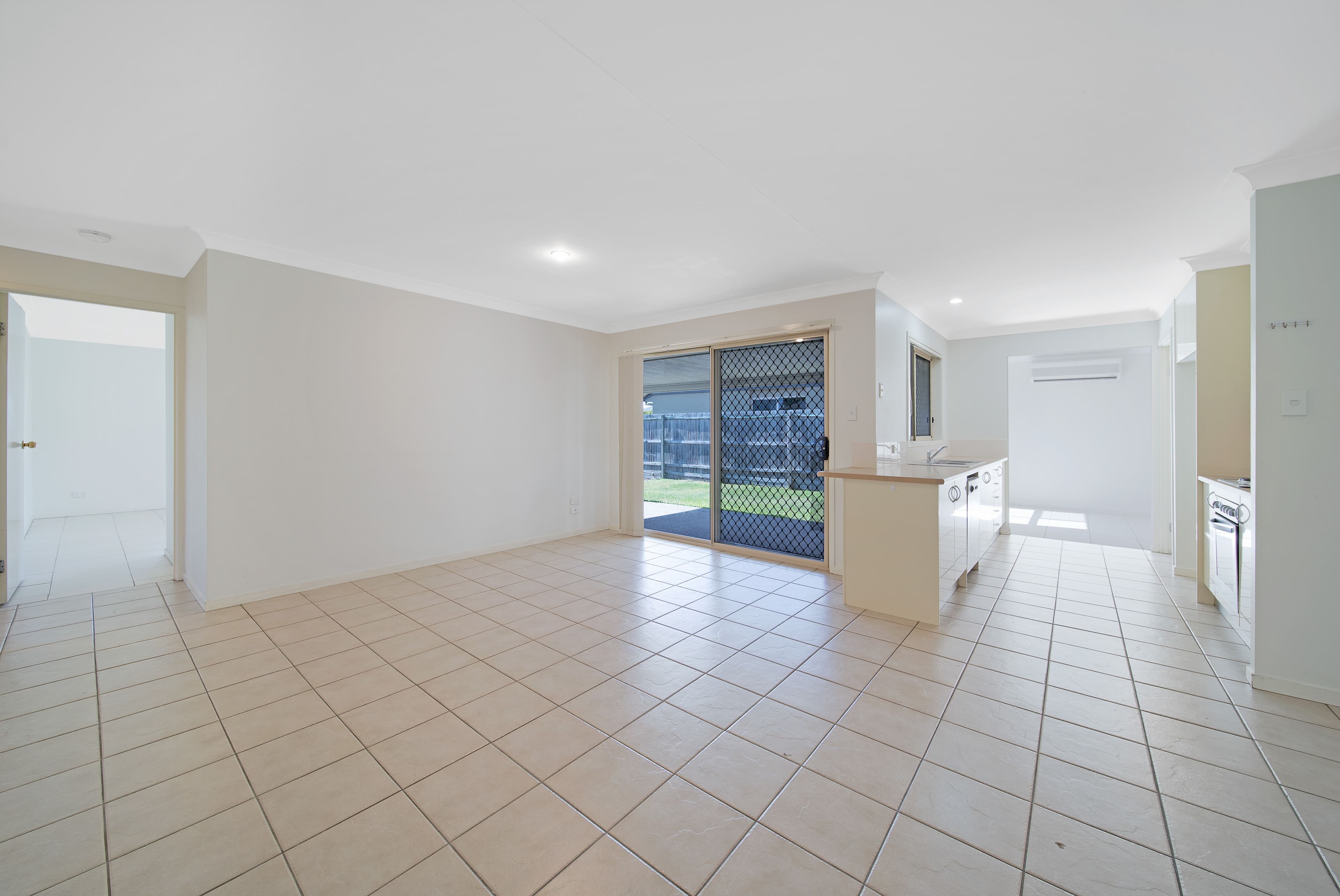 19 Webcke Avenue, Crestmead QLD 4132, Crestmead - Thumbnail 7