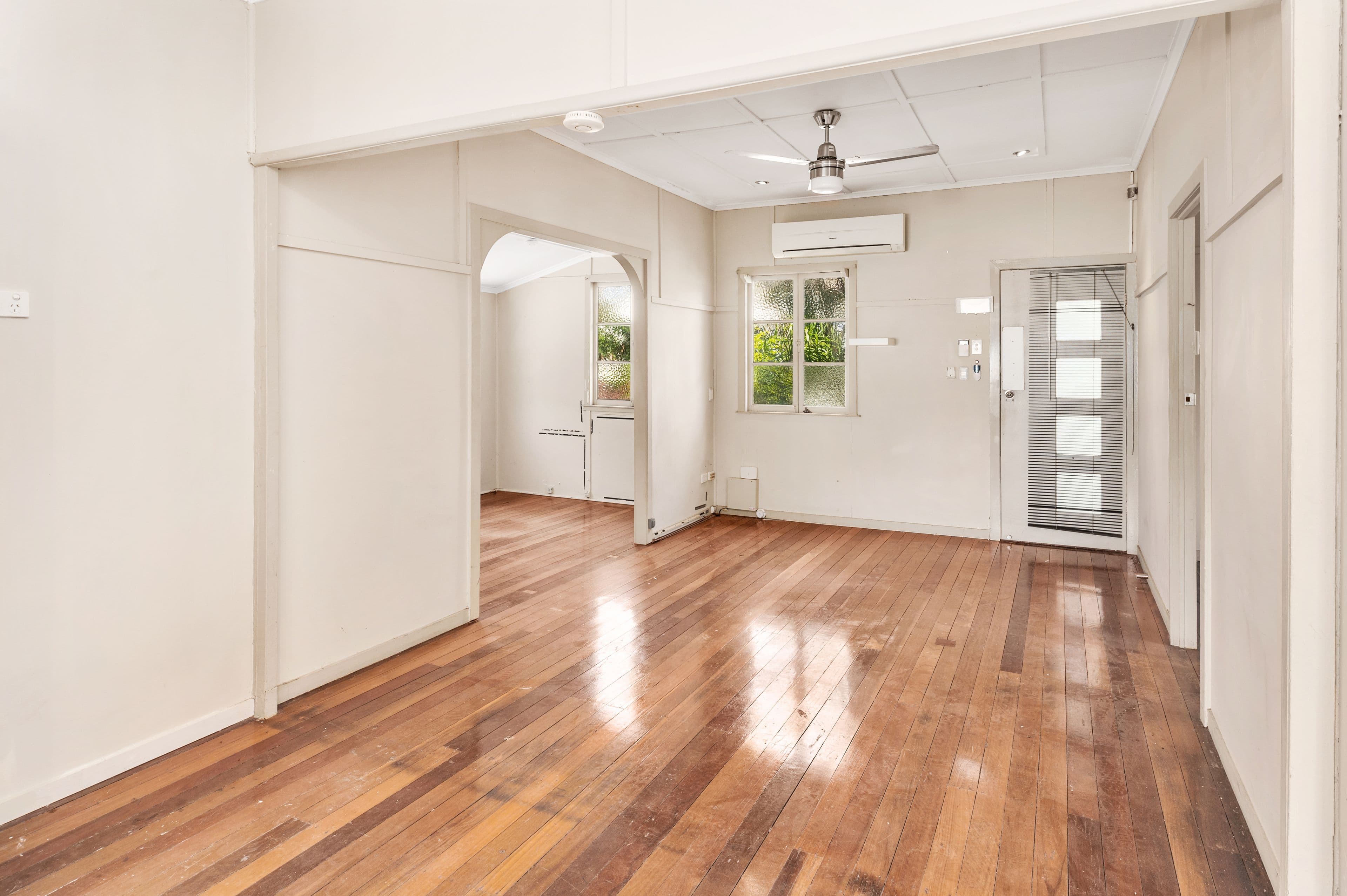 131 Pohlman Street, Southport QLD 4215, Southport - Thumbnail 4