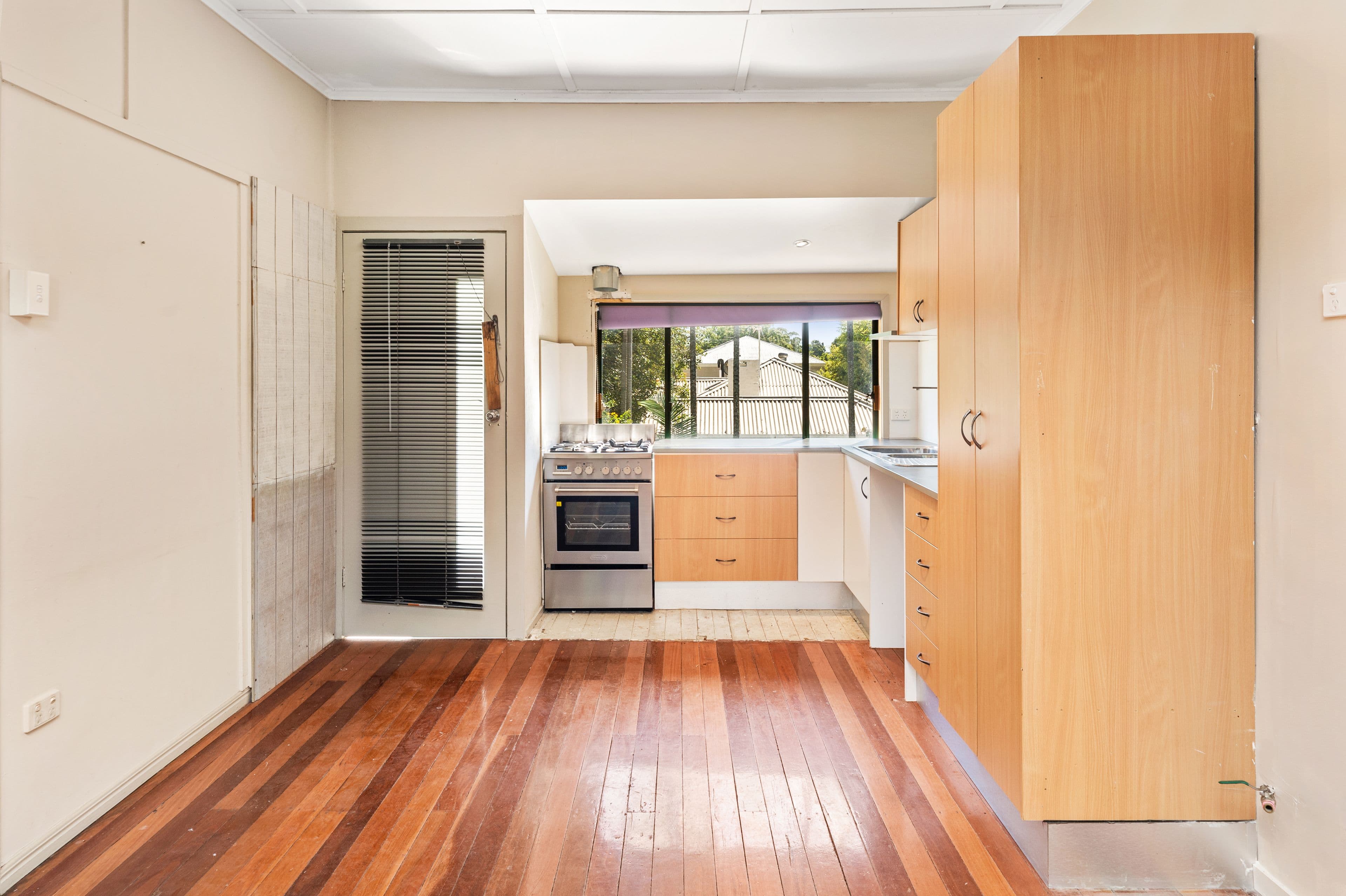 131 Pohlman Street, Southport QLD 4215, Southport - Thumbnail 7
