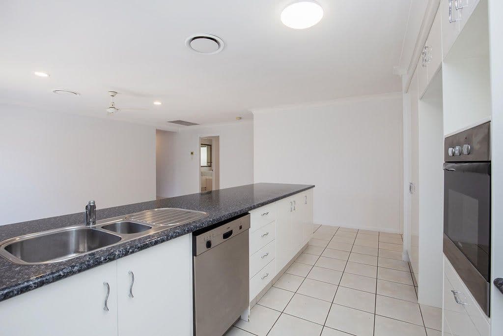 11 Binkar Boulevard, Robina QLD 4226, Robina - Thumbnail 3
