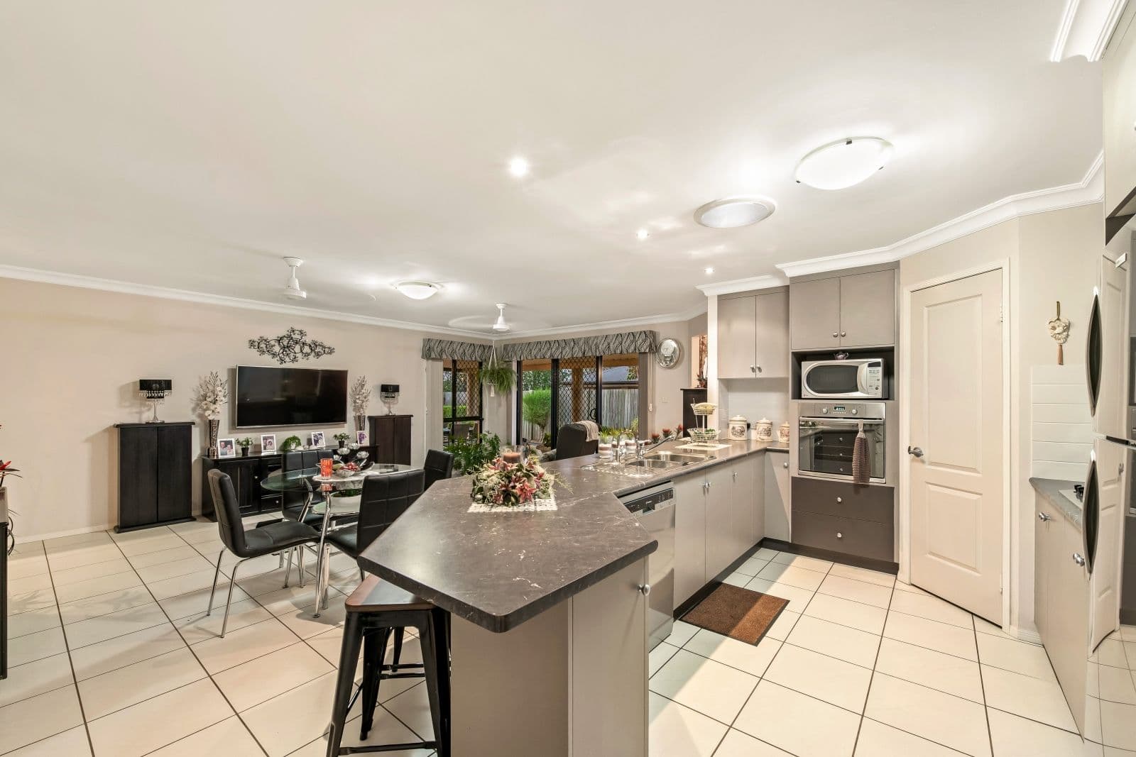 597 Hume Street, Kearneys Spring QLD 4350, Kearneys Spring - Thumbnail 4