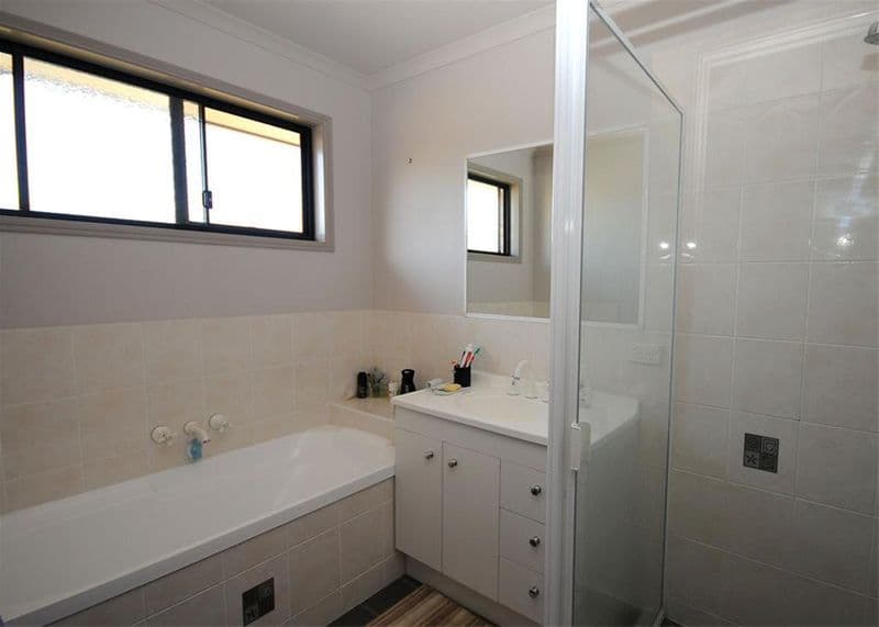 15  Wodalla Mews Drive, POINT VERNON QLD 4655, Point Vernon - Thumbnail 4
