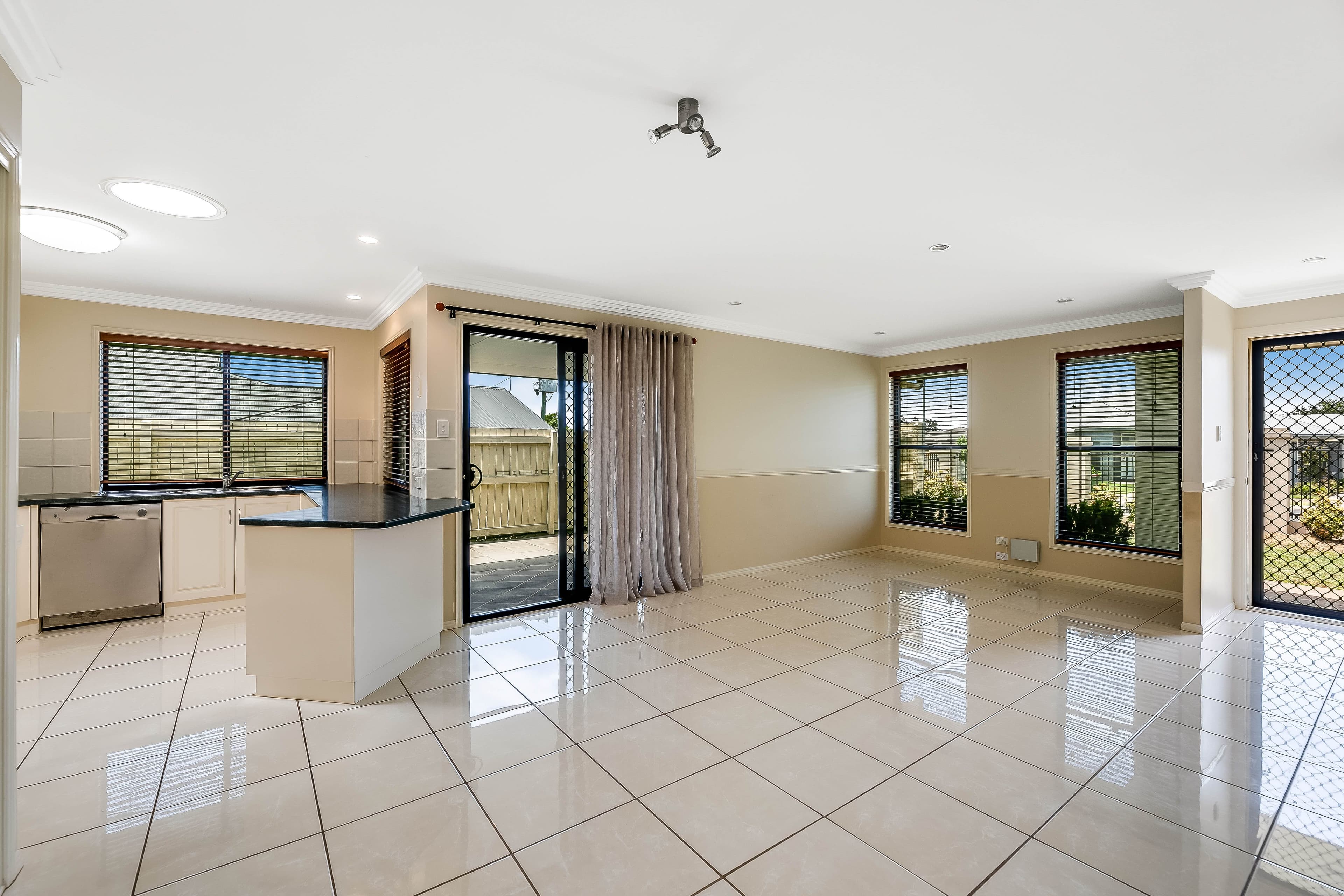323 Ramsay Street, Middle Ridge QLD 4350, Middle Ridge - Thumbnail 2
