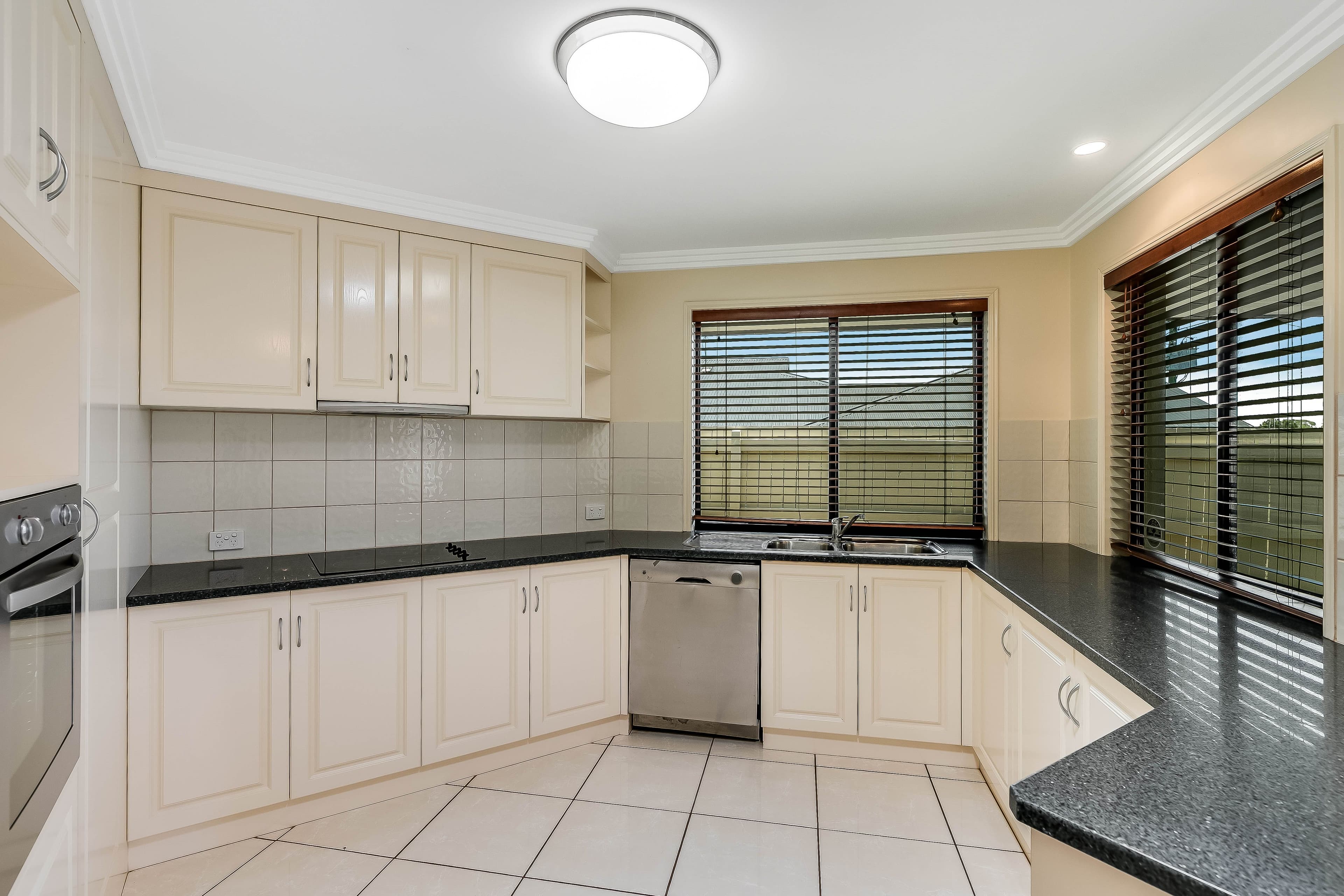 323 Ramsay Street, Middle Ridge QLD 4350, Middle Ridge - Thumbnail 3