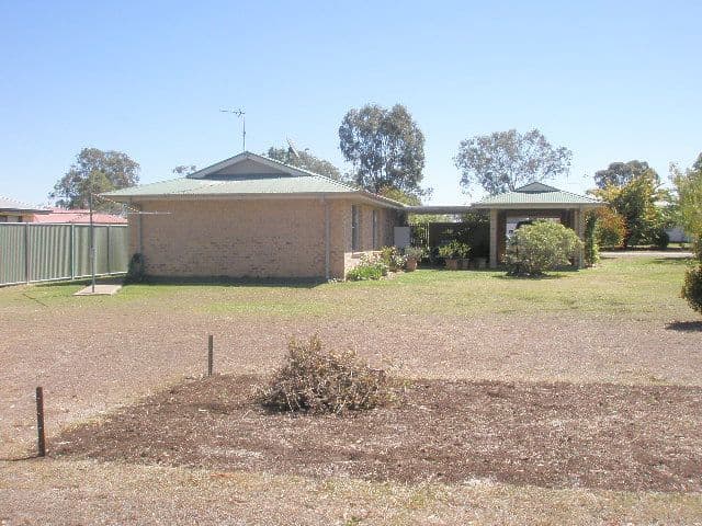 4 Fairway Drive, PITTSWORTH QLD 4356, Pittsworth - Thumbnail 3