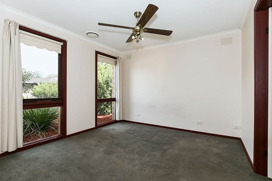 24 Christopher Crescent, MELTON VIC 3337, Melton - Thumbnail 5