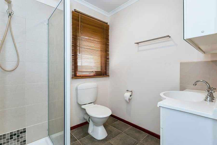 24 Christopher Crescent, MELTON VIC 3337, Melton - Thumbnail 6