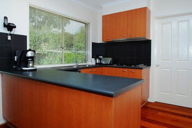 30 Cheviot Drive, MILL PARK VIC 3082, Mill Park - Thumbnail 5