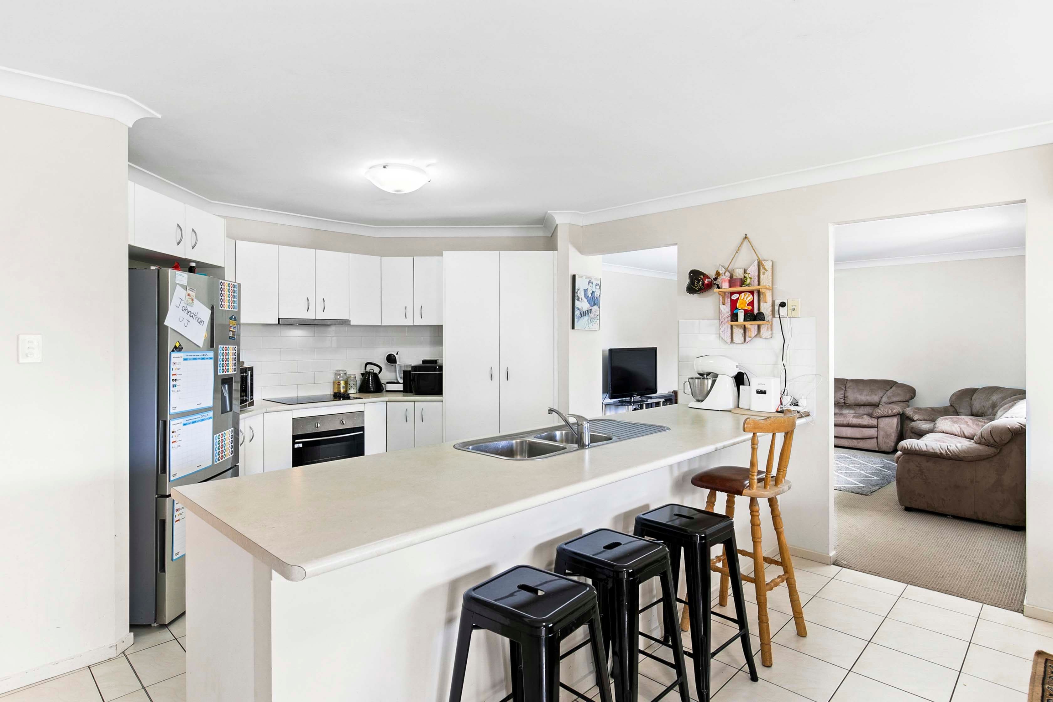 14 Peat Court, Nikenbah QLD 4655, Nikenbah - Thumbnail 2