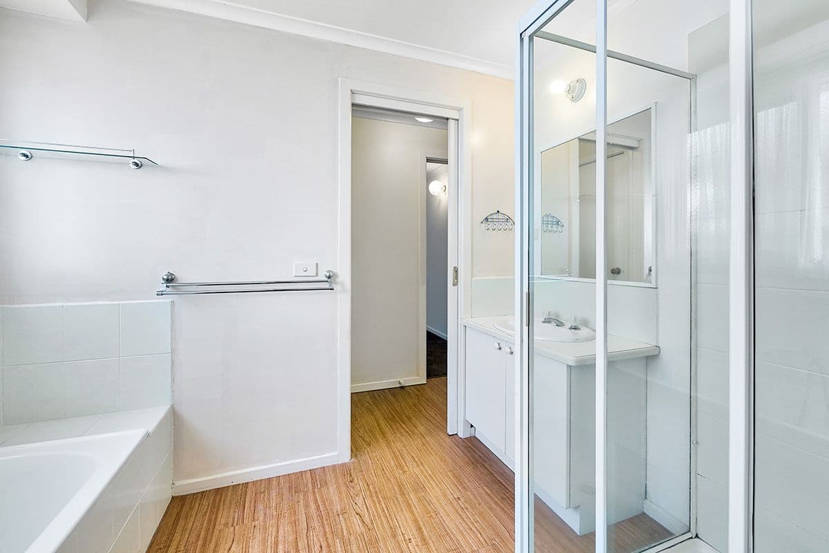 82 Hoysted Avenue, Cranbourne North VIC 3977, Cranbourne North - Thumbnail 6