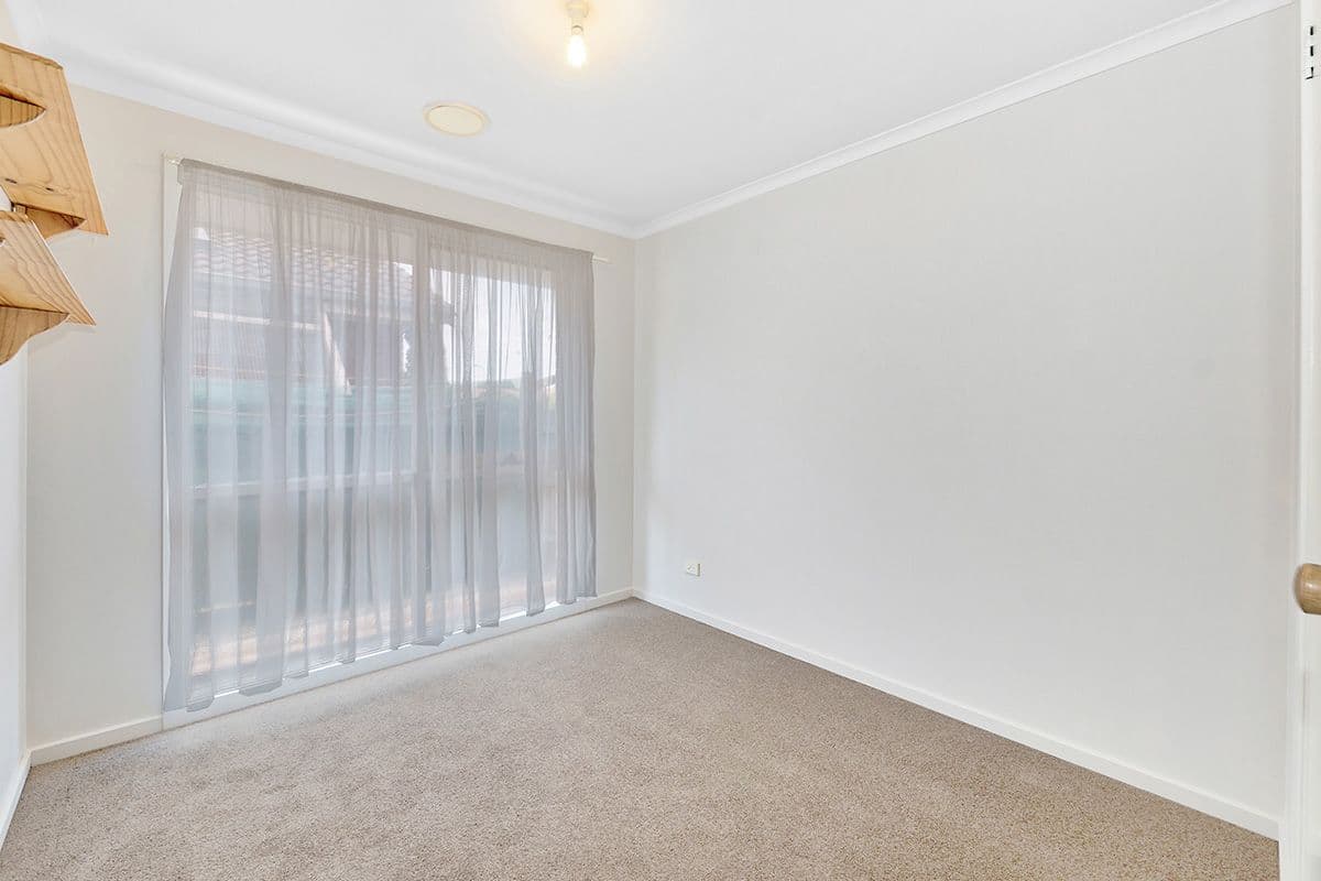 82 Hoysted Avenue, Cranbourne North VIC 3977, Cranbourne North - Thumbnail 8
