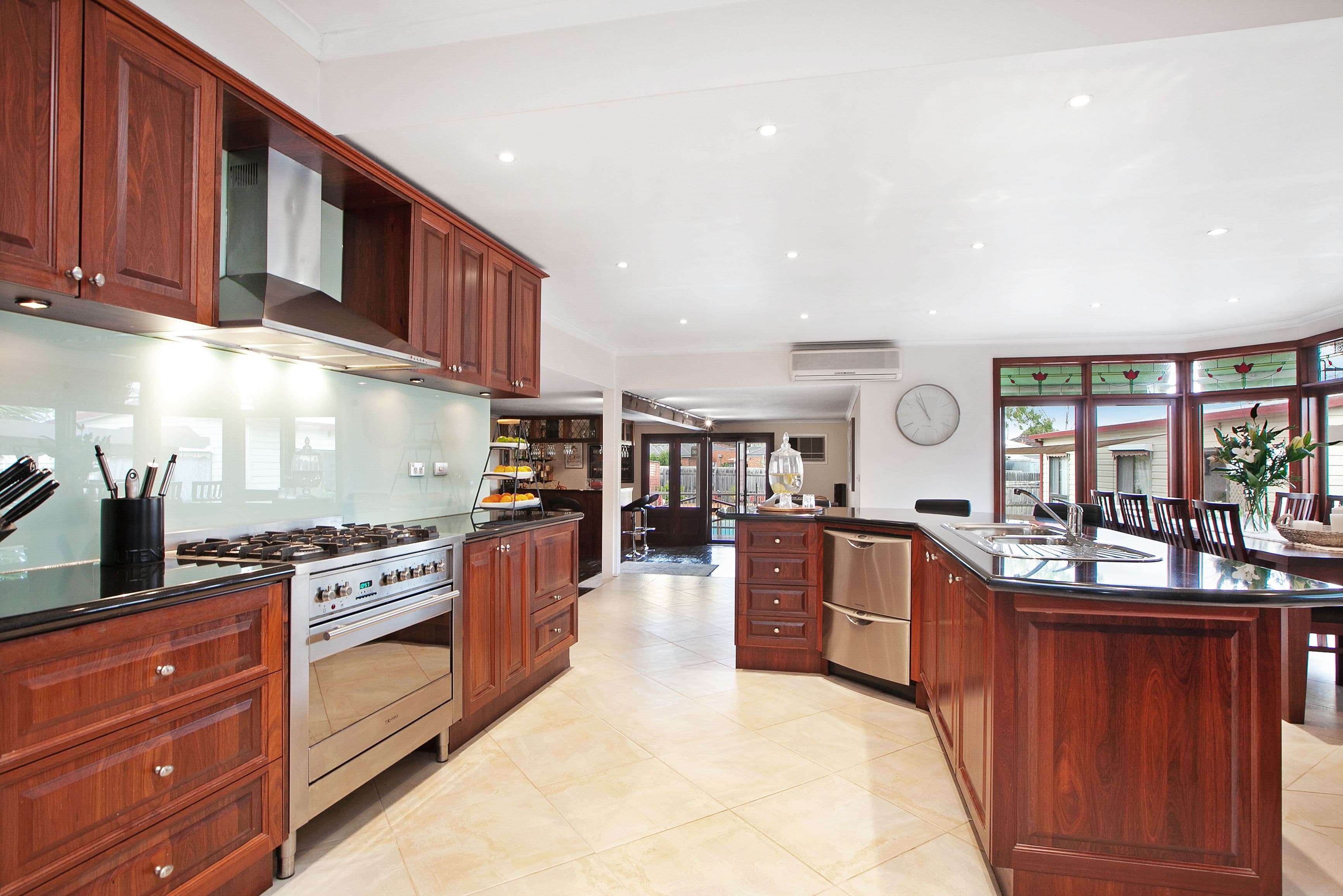 27 Hobbs Crescent, Reservoir VIC 3073, Reservoir - Thumbnail 4