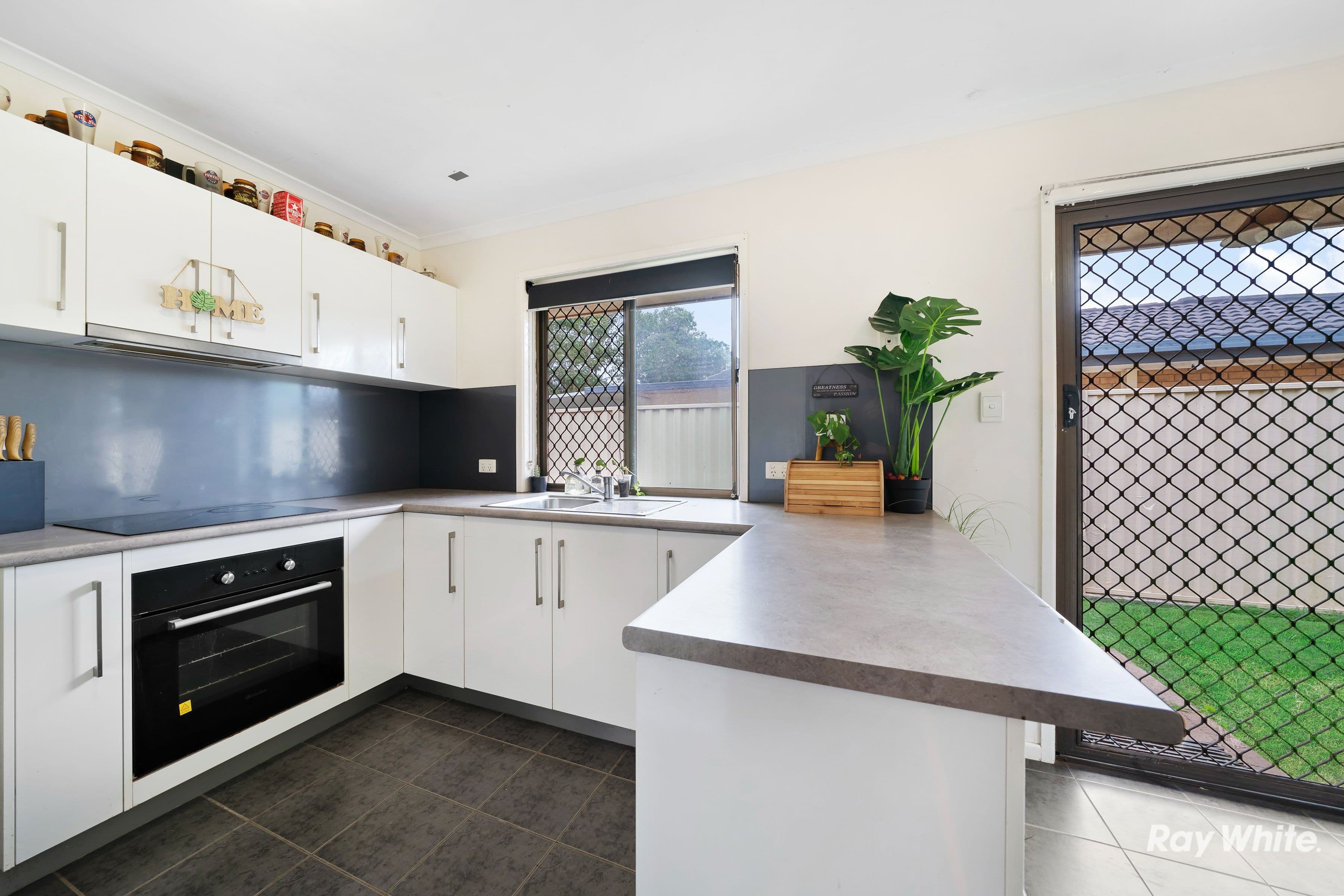 2 Lindner Close, Eagleby QLD 4207, Eagleby - Thumbnail 2