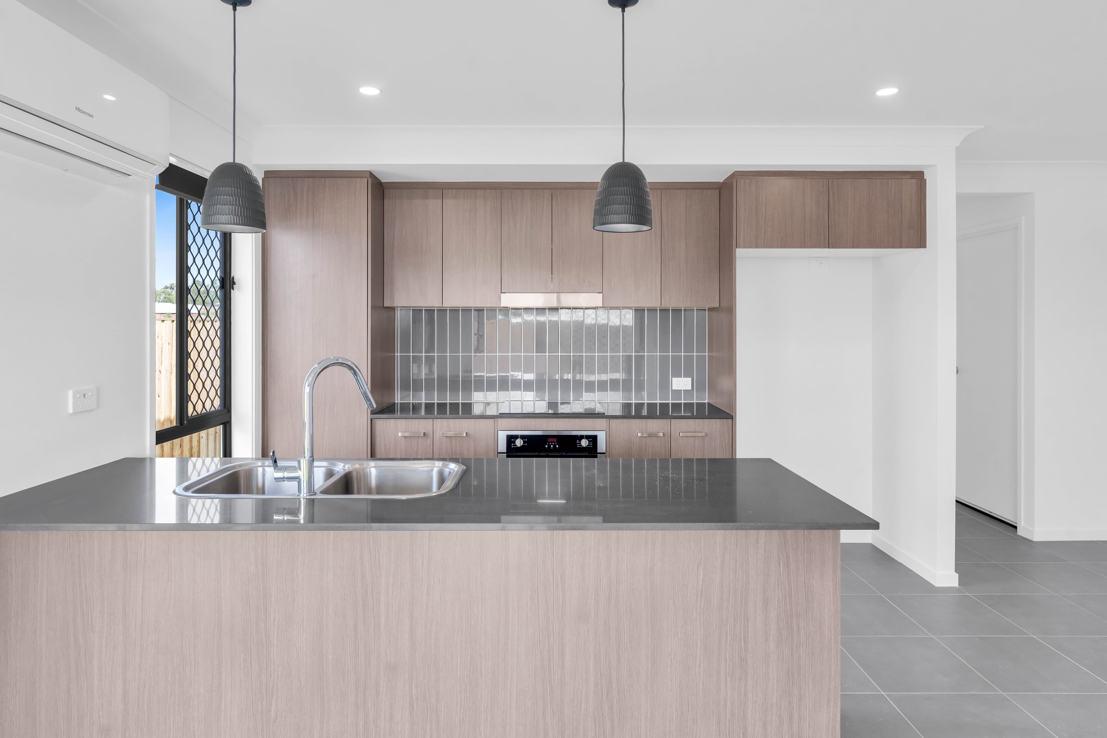 75 Tahoe Street, Logan Reserve QLD 4133, Logan Reserve - Thumbnail 3