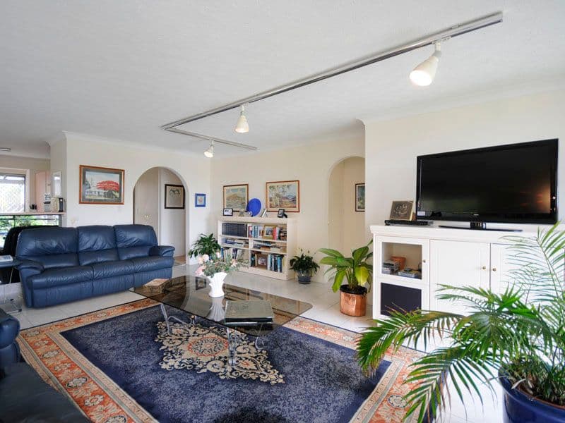 2 Dunlop Court, MERMAID WATERS QLD 4218, Mermaid Waters - Thumbnail 5