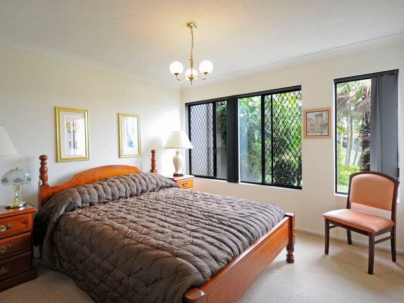 2 Dunlop Court, MERMAID WATERS QLD 4218, Mermaid Waters - Thumbnail 6