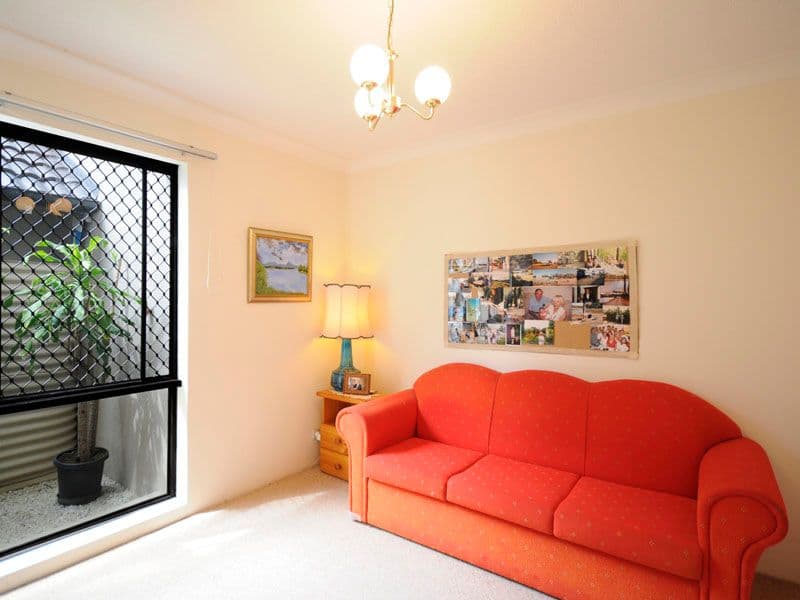 2 Dunlop Court, MERMAID WATERS QLD 4218, Mermaid Waters - Thumbnail 7
