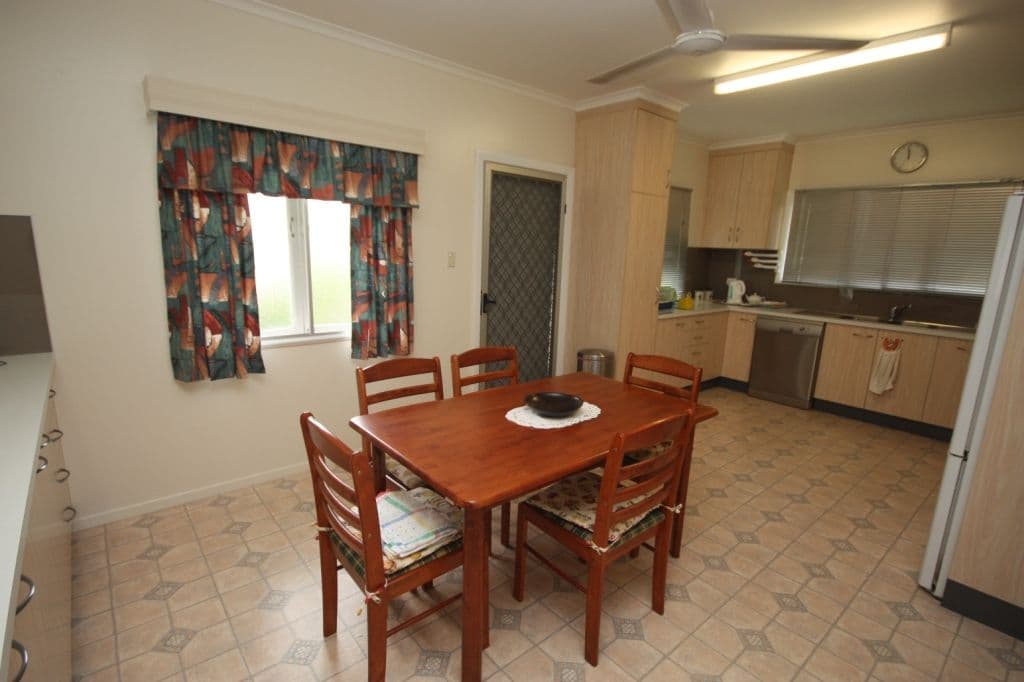 6 Fifteenth Avenue, HOME HILL QLD 4806, Home Hill - Thumbnail 3