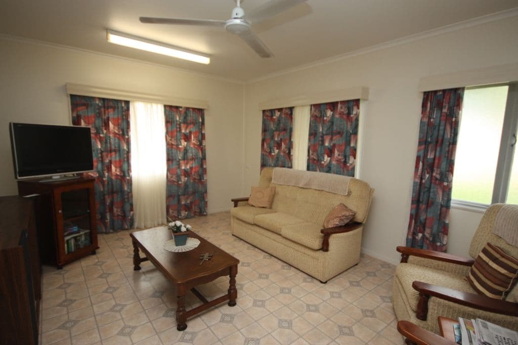 6 Fifteenth Avenue, HOME HILL QLD 4806, Home Hill - Thumbnail 4