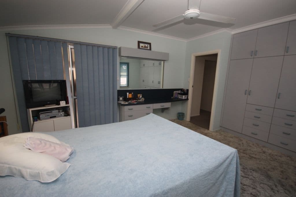 6 Fifteenth Avenue, HOME HILL QLD 4806, Home Hill - Thumbnail 5