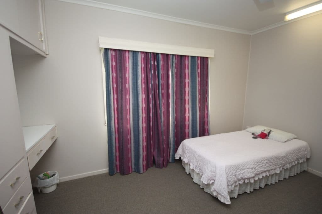 6 Fifteenth Avenue, HOME HILL QLD 4806, Home Hill - Thumbnail 6