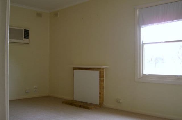 16 Geraldton Street, LOXTON SA 5333, Loxton - Thumbnail 2