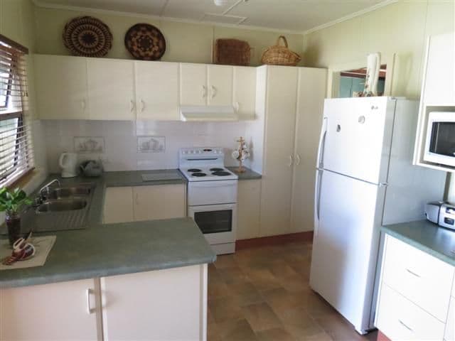 3 Eva Street, ROMA QLD 4455, Roma - Thumbnail 2
