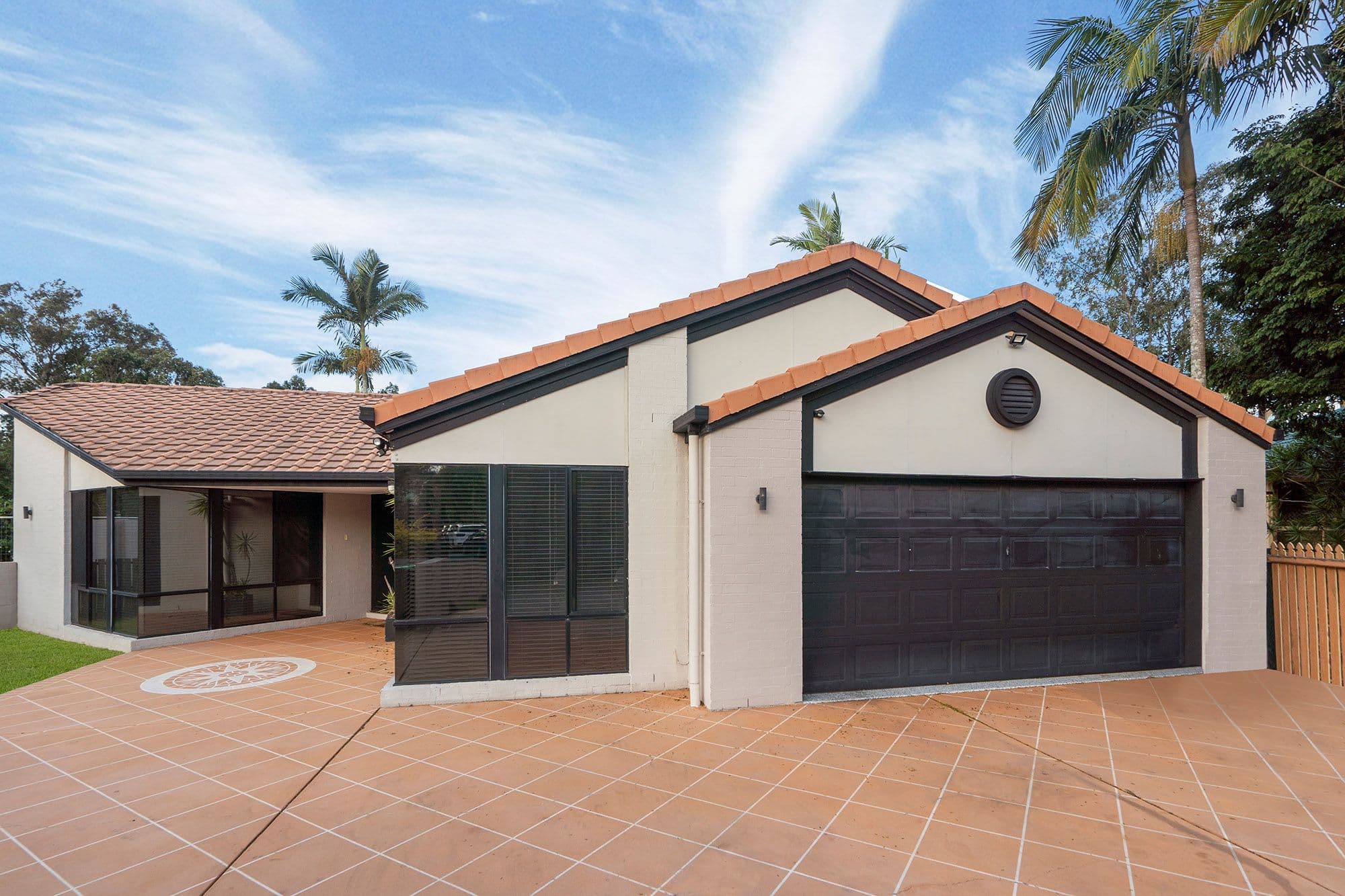 10 Lydstep Court, Carindale QLD 4152, Carindale - Image 1