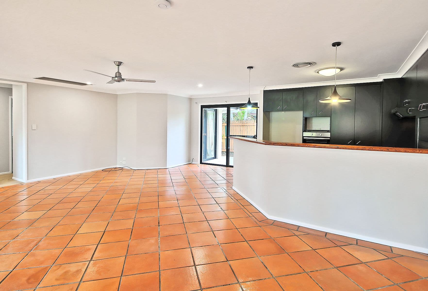 10 Lydstep Court, Carindale QLD 4152, Carindale - Thumbnail 2