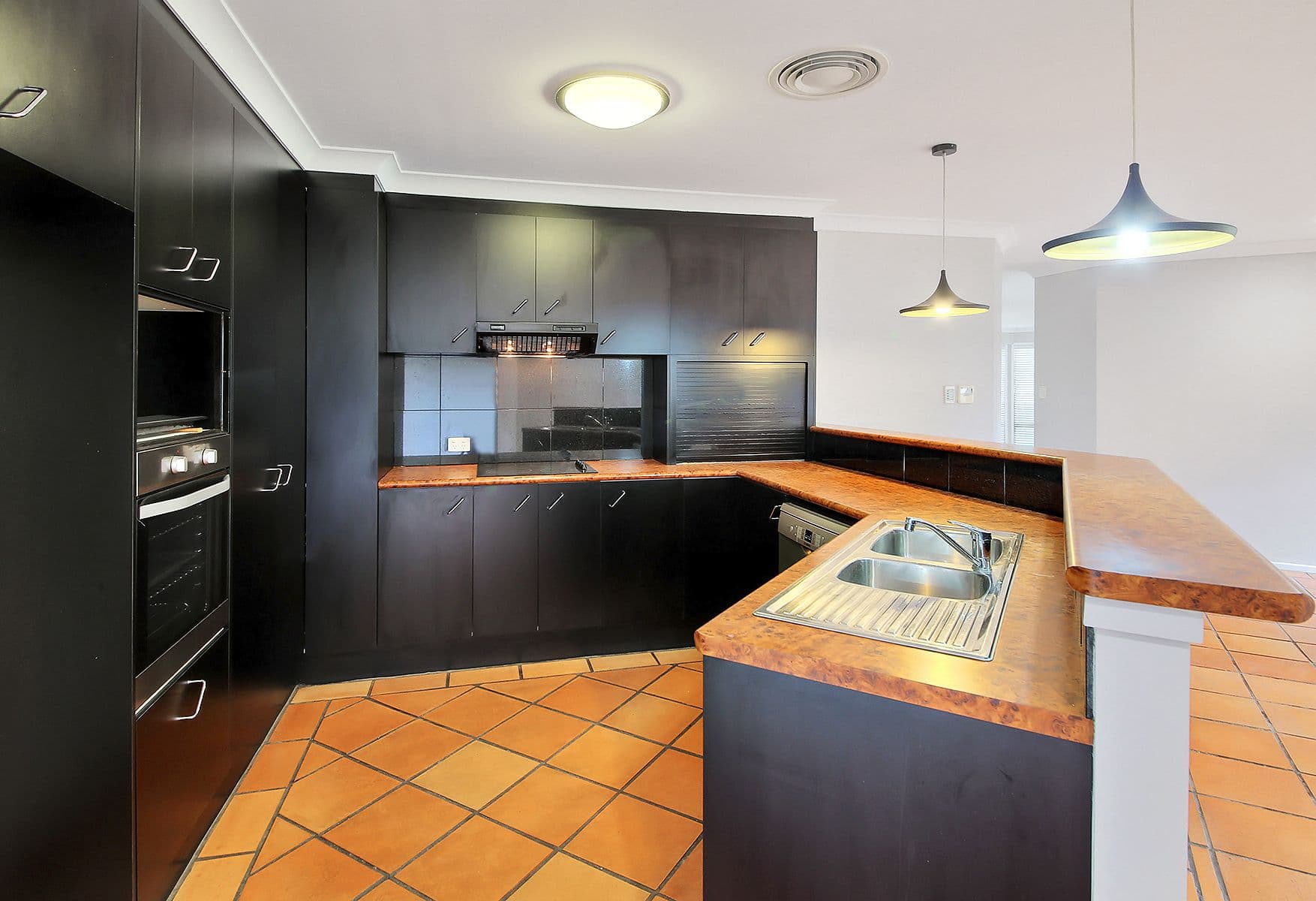 10 Lydstep Court, Carindale QLD 4152, Carindale - Thumbnail 4