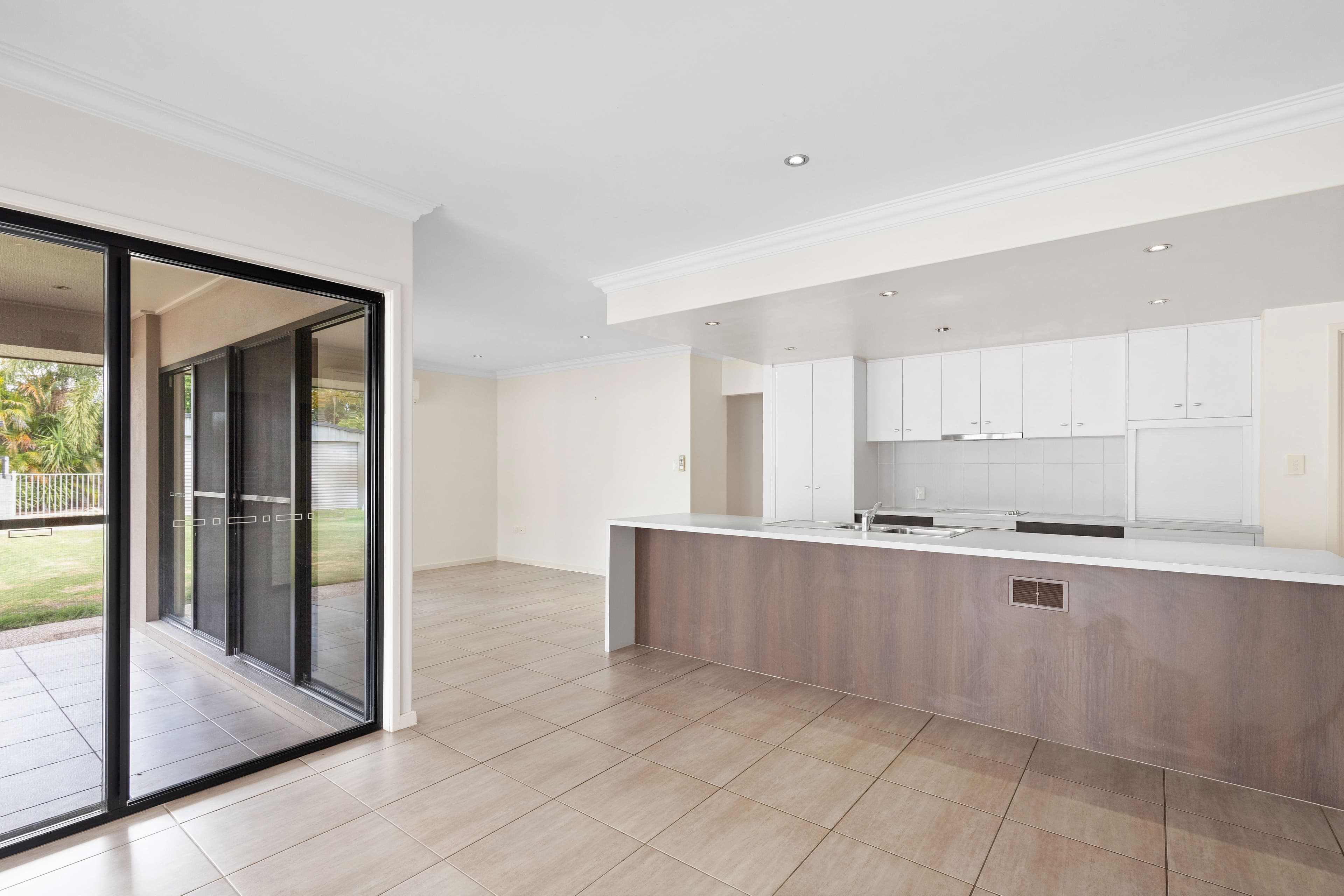 30 Desgrand Street, Emerald QLD 4720, Emerald - Thumbnail 8